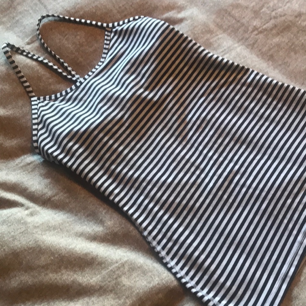 Lululemon Y tank